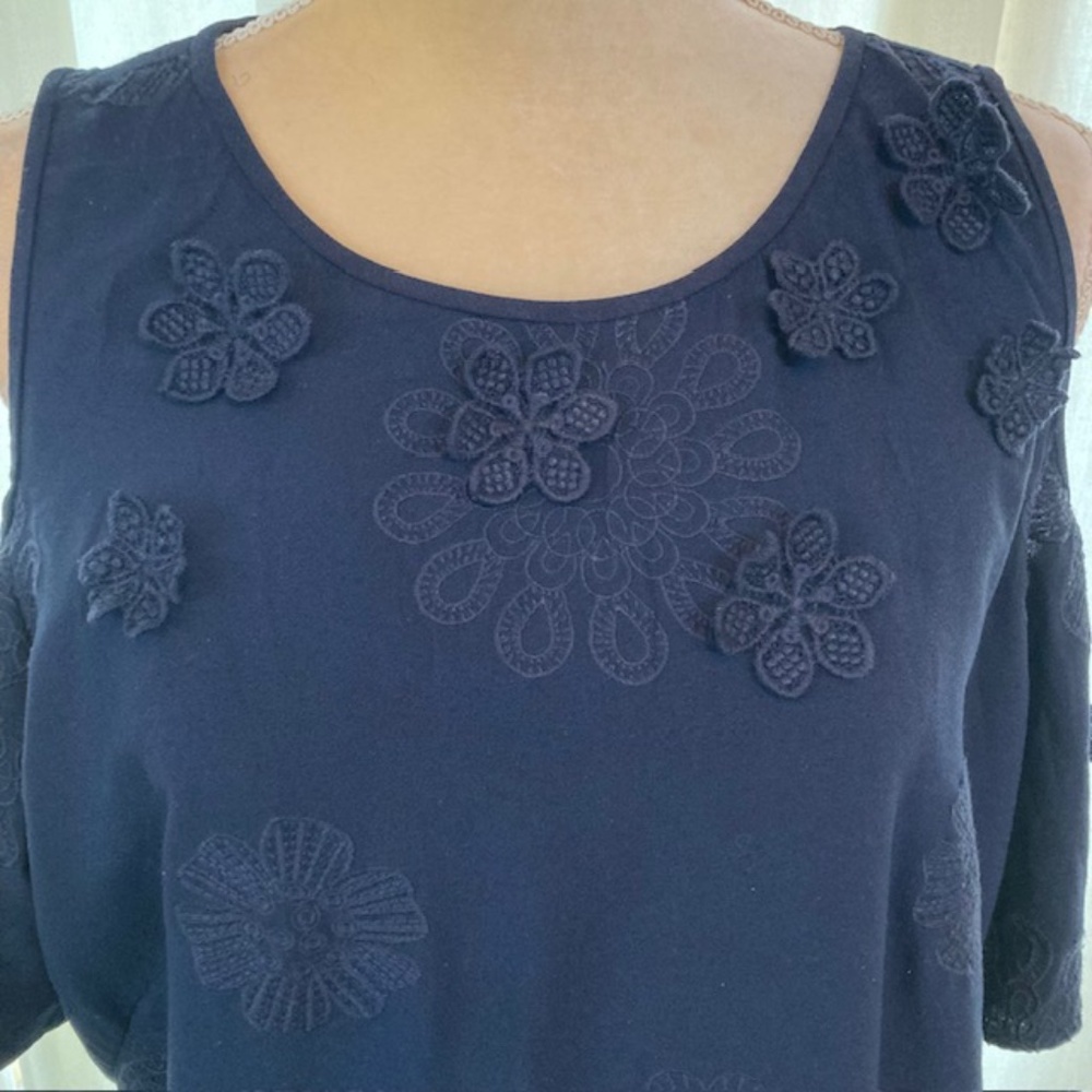 LOFT navy woman’s dress with flowers, size 14 below knee, bare shoulder,#7786